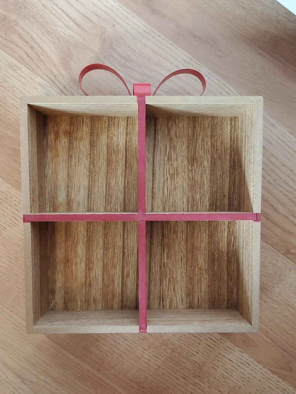 Target Present Wall Shelf